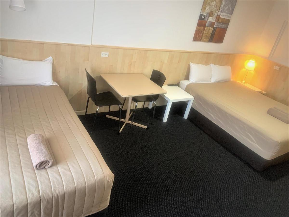 Countryman Motor Inn Cowra Bagian luar foto