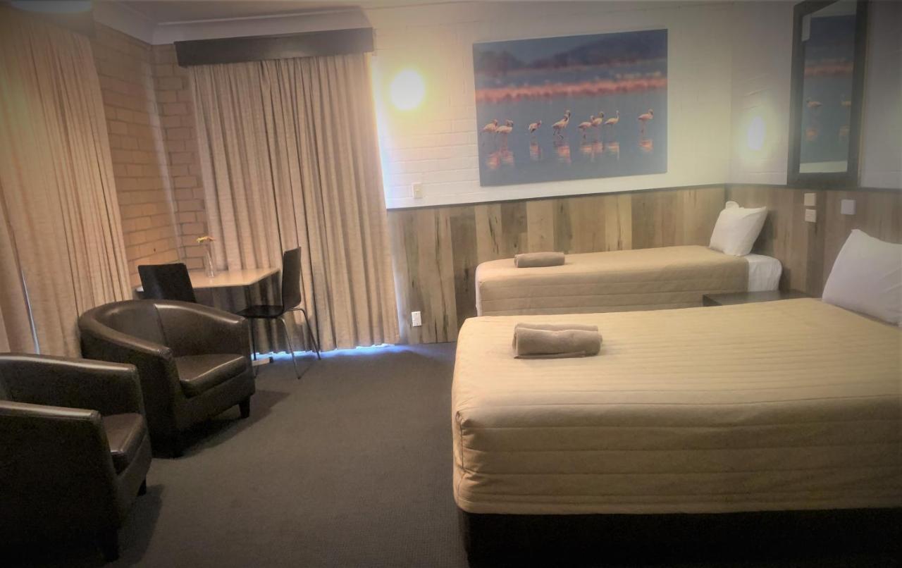 Countryman Motor Inn Cowra Bagian luar foto