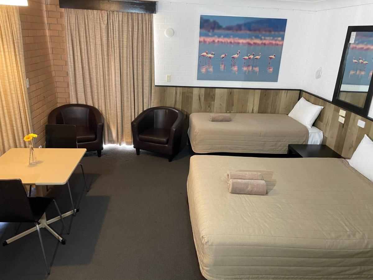 Countryman Motor Inn Cowra Bagian luar foto
