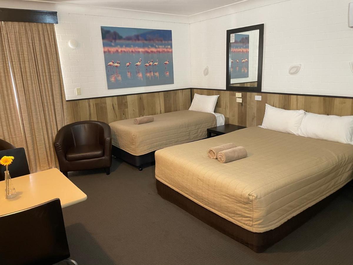 Countryman Motor Inn Cowra Bagian luar foto