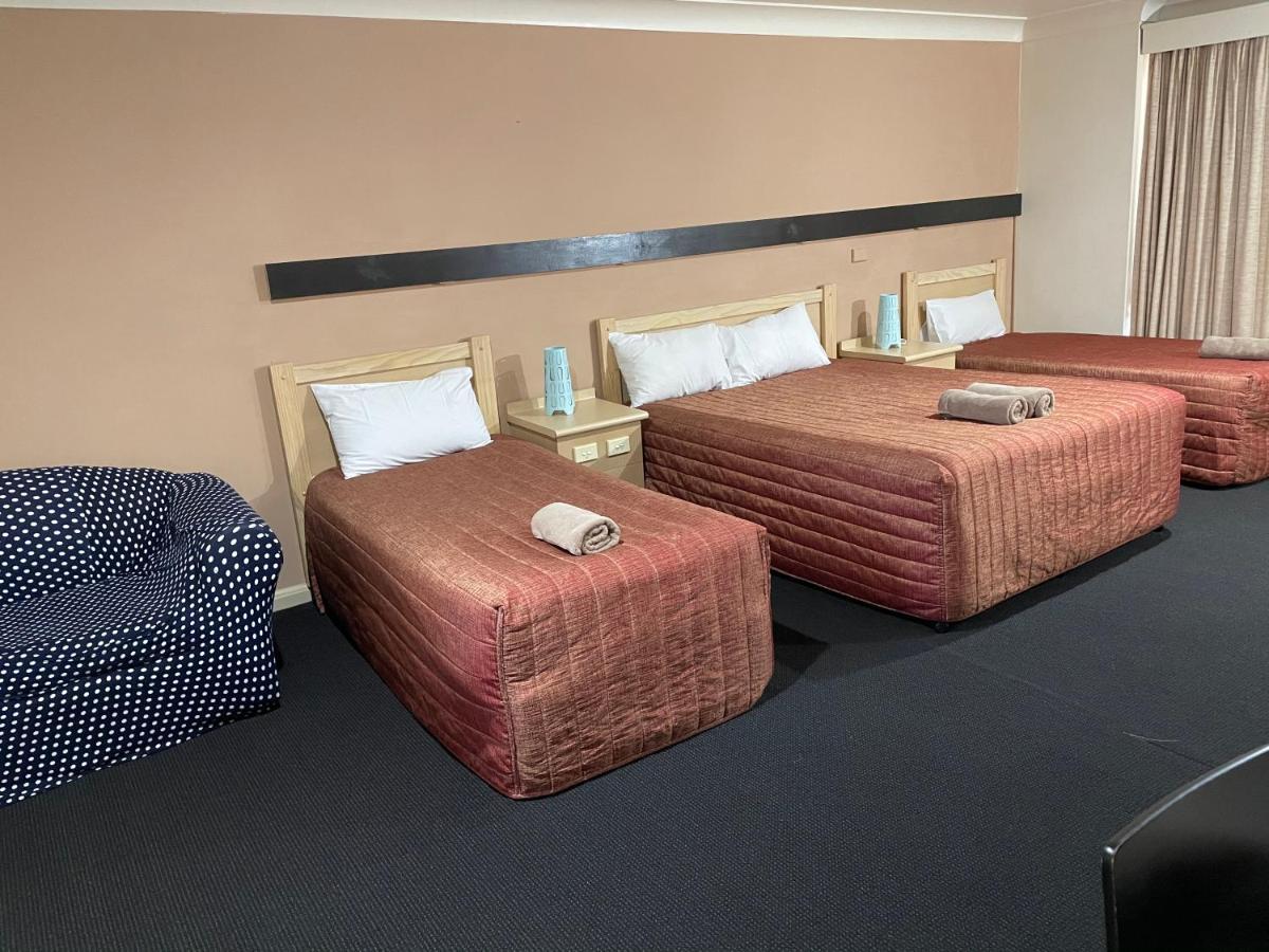 Countryman Motor Inn Cowra Bagian luar foto