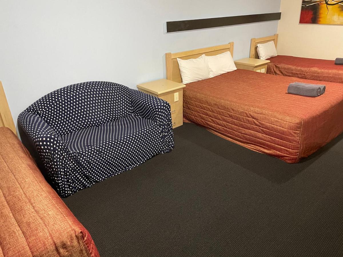 Countryman Motor Inn Cowra Bagian luar foto