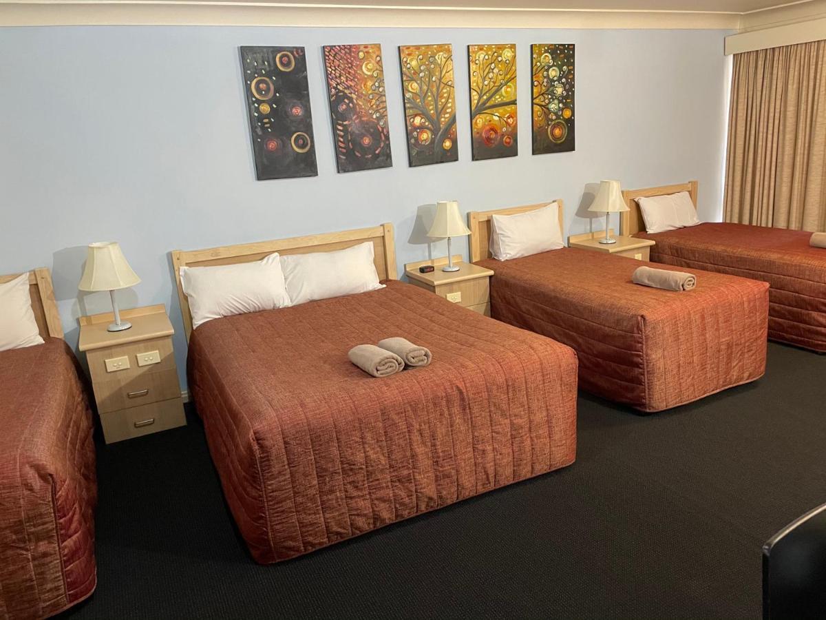 Countryman Motor Inn Cowra Bagian luar foto