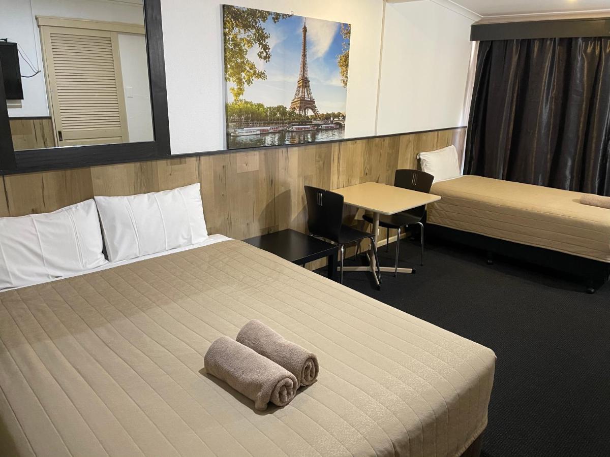 Countryman Motor Inn Cowra Bagian luar foto