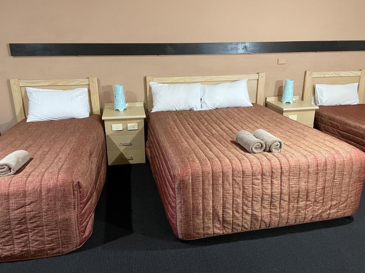 Countryman Motor Inn Cowra Bagian luar foto