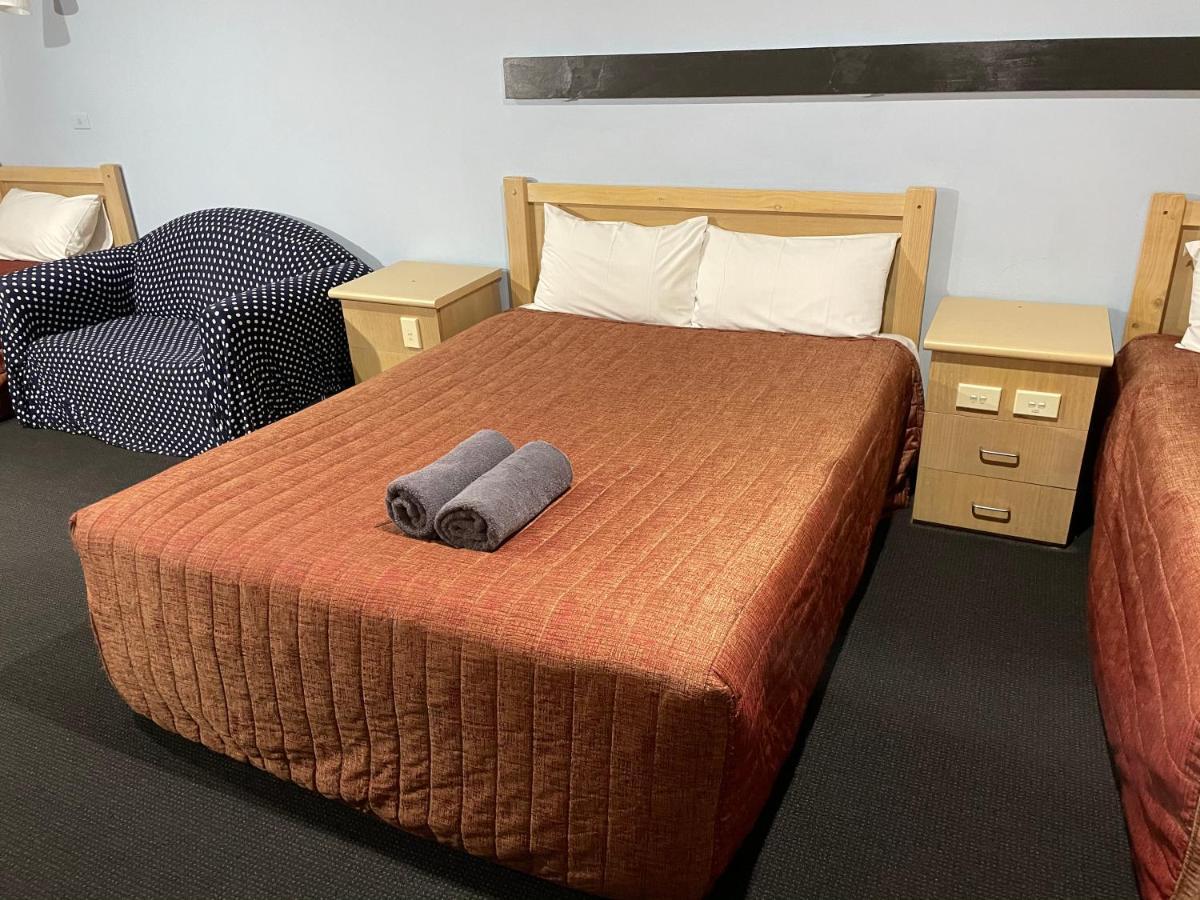 Countryman Motor Inn Cowra Bagian luar foto