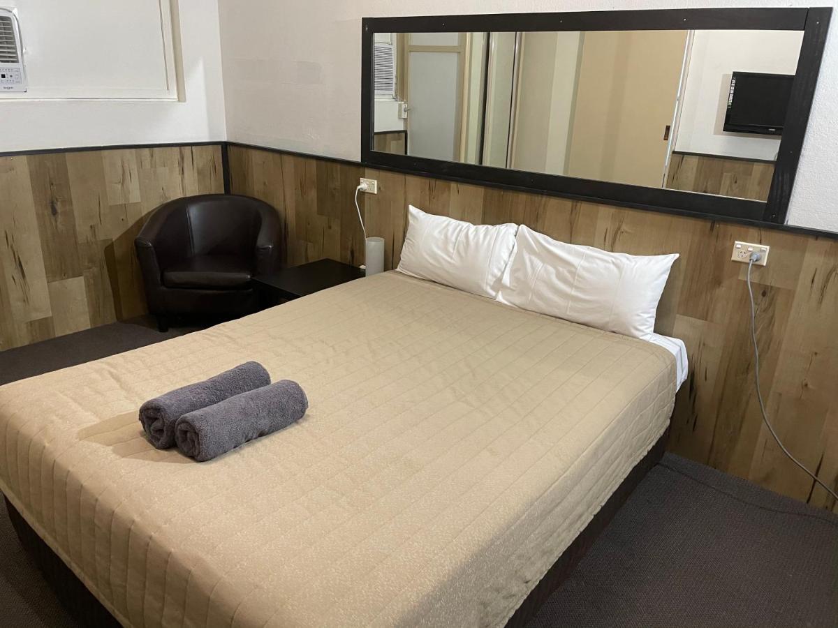 Countryman Motor Inn Cowra Bagian luar foto