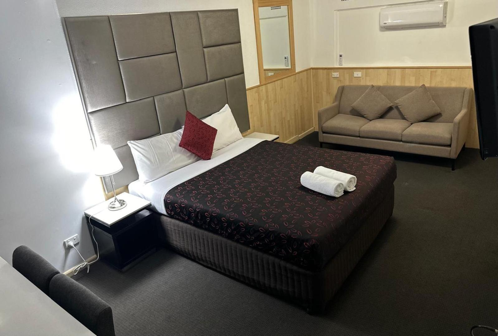 Countryman Motor Inn Cowra Bagian luar foto