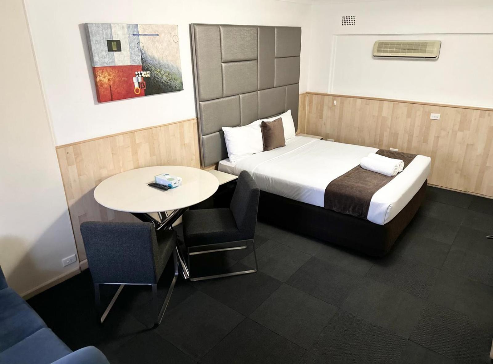 Countryman Motor Inn Cowra Bagian luar foto