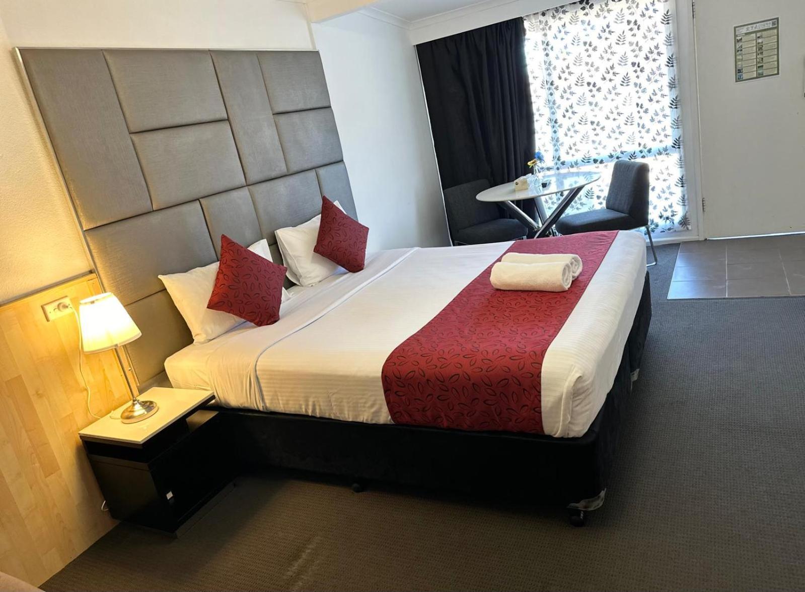 Countryman Motor Inn Cowra Bagian luar foto