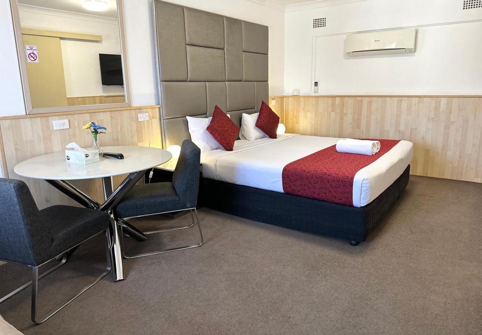 Countryman Motor Inn Cowra Bagian luar foto