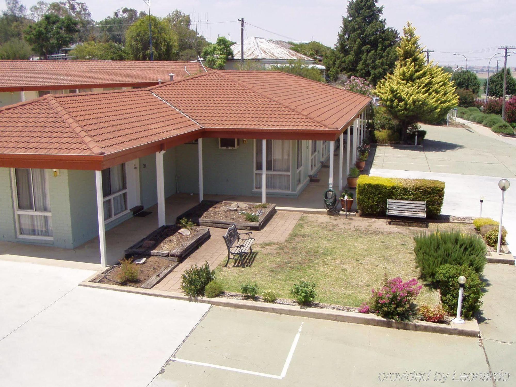 Countryman Motor Inn Cowra Bagian luar foto