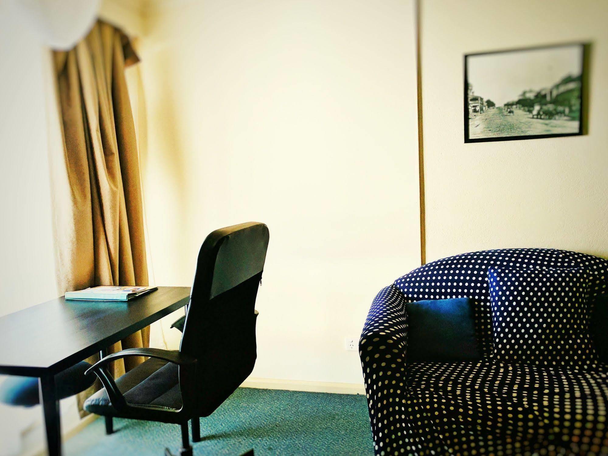 Countryman Motor Inn Cowra Bagian luar foto
